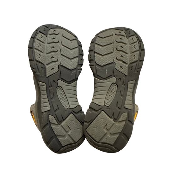 KEEN Newport Sandals Youth Big Girl Size 5 Pink - Picture 6 of 7